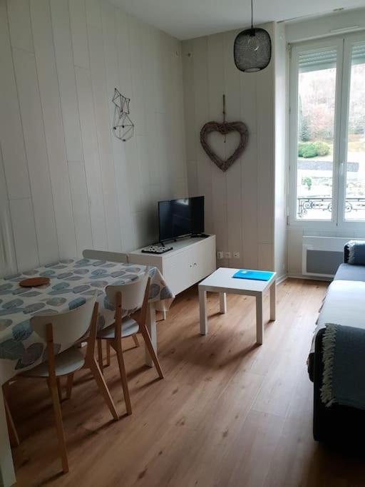 Bel Appart Pour 7 Personnes Apartamento Cauterets Exterior foto